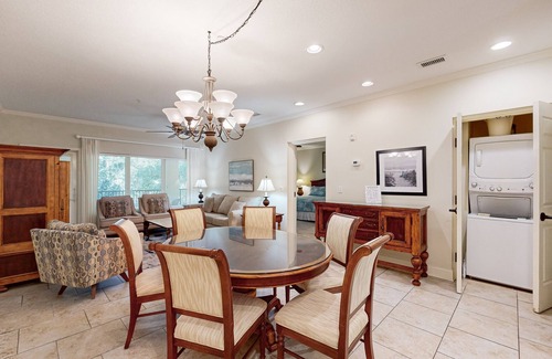 Fernandina Beach Condo | Dog-Friendly and Beautiful Home Near Beach w/Central AC, Shared Pool, Free WiFi