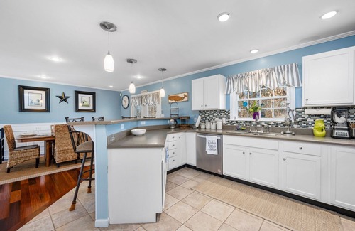 Sagamore Beach House | Dog friendly and spacious just minutes from Scusset Beach
