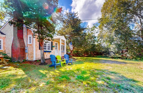 Harwich Port Cottage | Dog-friendly beach cottage on Harwich's main street with large lawn