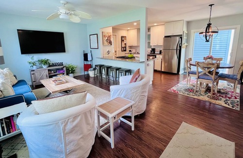 Rehoboth Beach Cottage | Dog friendly cottage with HOT TUB and fenced in backyard!