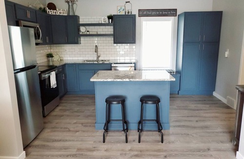 Alpena House | Dog Friendly|Fully Fenced|Full Kitchen|Firepit