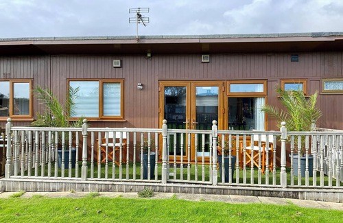 Mablethorpe Ski Chalet | Dog Friendly Holiday Chalet close to the Beach Bar & Restaurant on-site