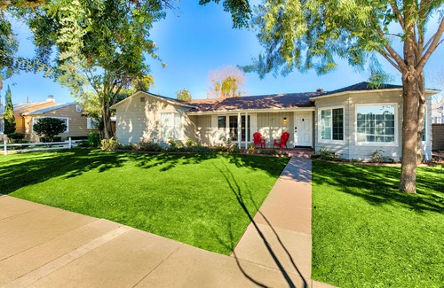 Anaheim Colony Historic District House | Dog-friendly home close to Disneyland with a saltwater pool, hot tub, & firepit