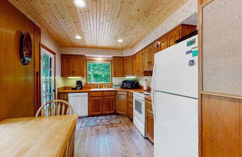 Joseph House | Dog-Friendly Home near Wallowa Lake w/Wraparound Deck, Free WiFi, Great Location