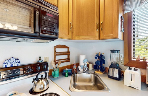 Tolovana Park House | Dog-friendly home with fireplace & 3 decks - half a mile to the beach