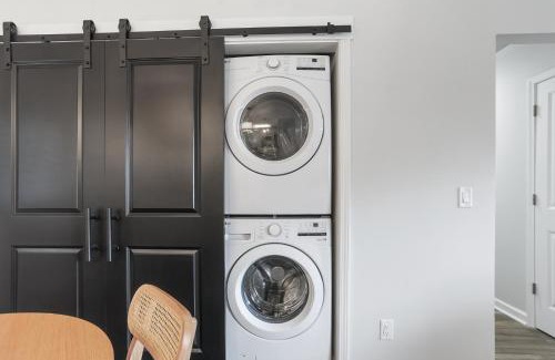 Whitemarsh Island House | Dog Friendly Island Retreat Close to City and Beach