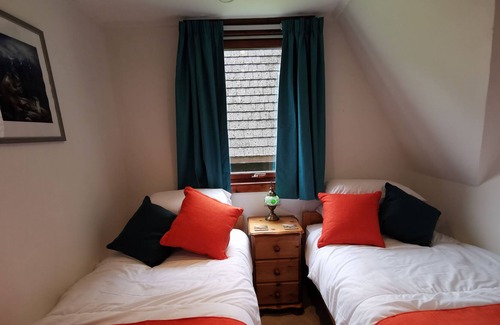 South Laggan Ski Chalet | Dog friendly lodge with hot tub on the shores of Loch Oich