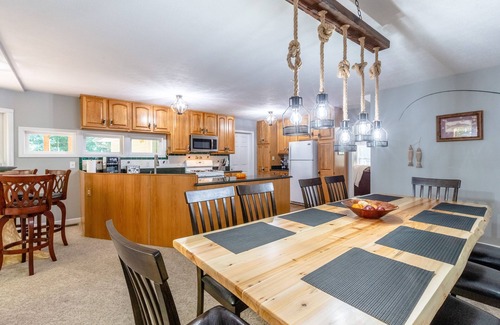 Franklin House | Dog-friendly mountaintop retreat with gorgeous views, games, deck, & fireplace