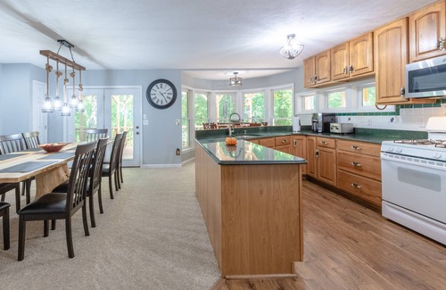 Franklin House | Dog-friendly mountaintop retreat with gorgeous views, games, deck, & fireplace