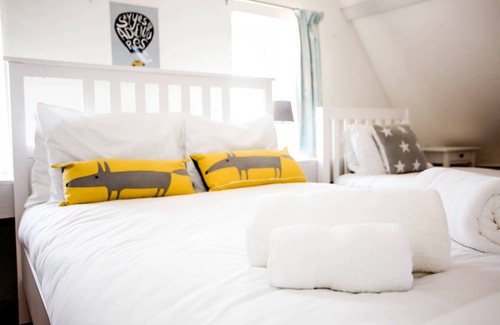 Melton Constable Other | Dog friendly Norfolk farmhouse with private pool, hottub & sauna
