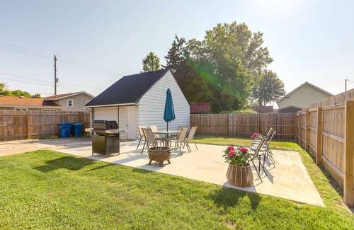 Port Clinton House | Dog-Friendly Port Clinton Home: Walk to Lake Erie!