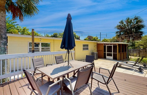 College Green Estates House | Dog-friendly updated home with enclosed yard, smart TVs, firepit, grill, & games