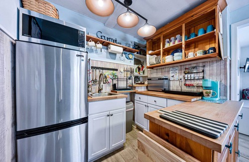 Jacksonville Beach Apartment | Dog-Friendly Beach Apt w/Private Yard!