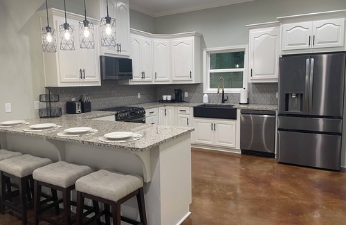 Titus House | Dogwood Cottage Lake Jordan dock/RV parking/Hot tub. Spooky savings Oct 31-Nov 2