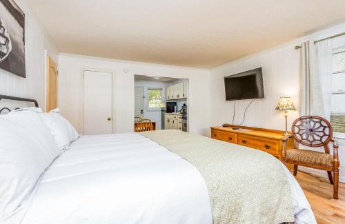 Flat Rock Hotel | Dogwood - Unit 603