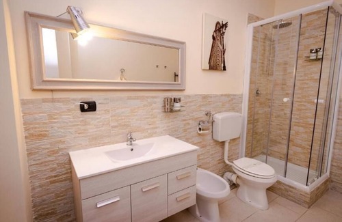 Bari City Centre Apartment | Dolci Emozioni Room 82
