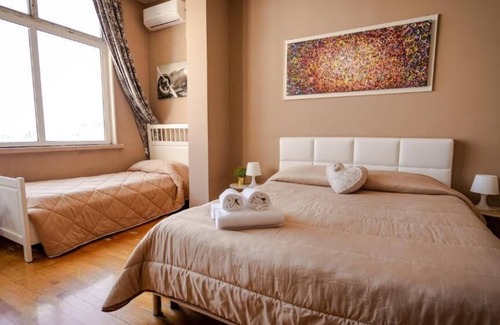 Bari City Centre Apartment | Dolci Emozioni Room 82