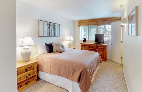 Elkhorn Hotel | Dollar Meadows 1361