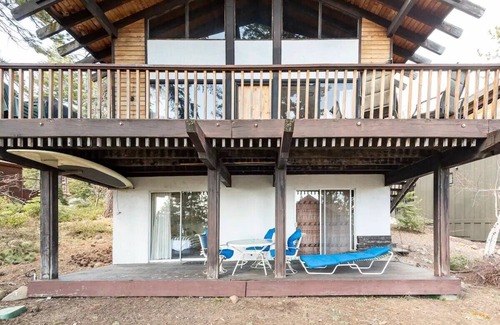 Lake Forest Ski Chalet | Dollar Point Charming Swedish Chalet,large deck, BBQ, LAKEVIEW/DISCOUNT PRICE