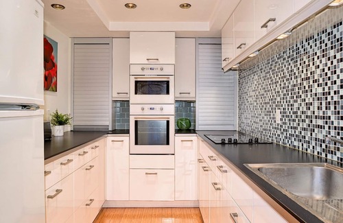 Island Estate Condo | Dolphin Cove PH 9 '90 day min stay with 2 week lead time'