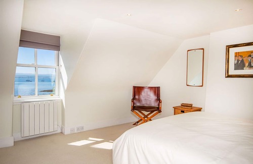 Fortrose Apartment | Dolphin spotting without having to leave the cottage