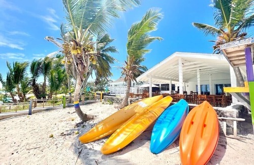 Farmer's Hill Hotel | Dolphin Suite at Exuma Palms Resort