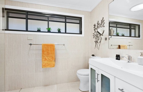 Port Macquarie House | Dolphin Way On The Canal - outdoor spa, private jetty