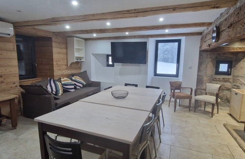 Saint-Symphorien-de-Mahun House | Domaine le Bouissou Du Mahun Gîtes for groups 15 to 40 people