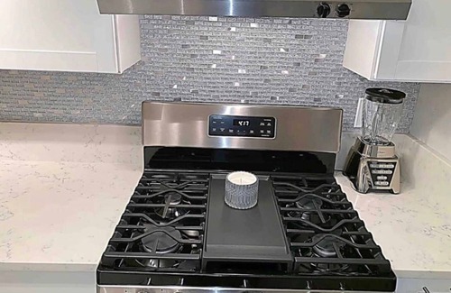 McNeil House | Domain Hidden Gem ATX W/Fireplace 2 BR/2BA