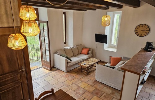 Sauve Apartment | Domaine de Bagard - Gîte MICOCOULIER 56m² 4/9 pers Large terrace