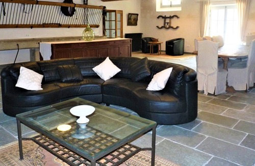 Alzonne House | Domaine de BELLOC Gîte Ecurie