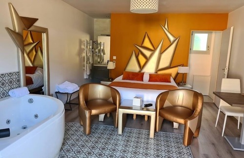 Ternand House | Domaine des Pierres Dorées
