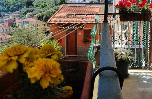 Cadimare House | DOMVS FLAVIA Cozy seaside apartment in typical Ligurian carruggio