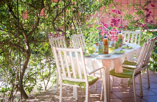 Villammare House | Donata, cosy holiday home 3 min walk to beach