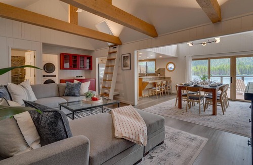 Truckee House | Donner Lakefront Luxury | Private Pier & Mountain Views