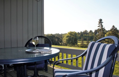 Acme Condo | Don’t miss peak fall colors! Book your October Stay.
