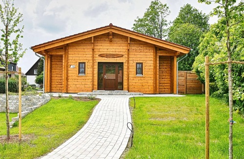 Rotacker House | Doppelhaushälfte in Hasselfelde