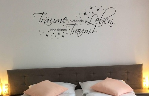 Neusiedl am See Apartment | Doppelzimmer, Dusche, WC, Balkon - Pension Seeblick Latzko