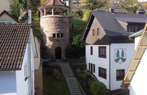 Bad Wildbad Apartment | Doppelzimmer mit WC und Dusche, Balkon