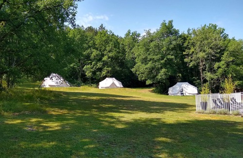 Bouzic RV Rental | Dordogne Glamping - Emperor tent VV4