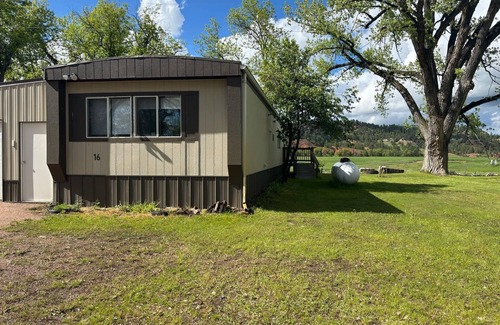 Hulett House | Dorothy's Hideaway, 3 Bed, 2 Bath, Near Devils Tower National Monument.