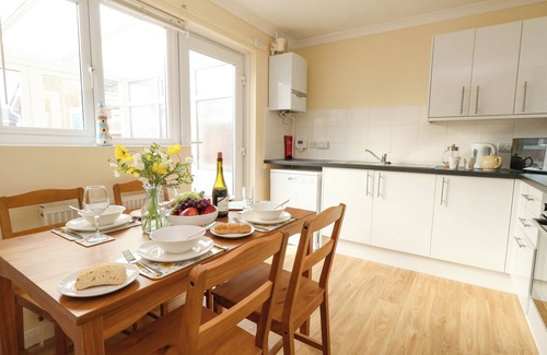 Bournemouth House | DORSET EXPLORERS, family friendly, with a garden in Bournemouth