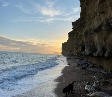 Puncknowle Apartment | Dorset Stay, Coast & Countryside