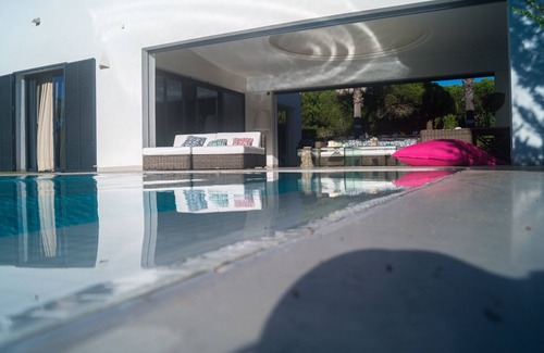 Cabo Roche Villa | Dos Horizontes. Luxury, space, sea views, beach 100m