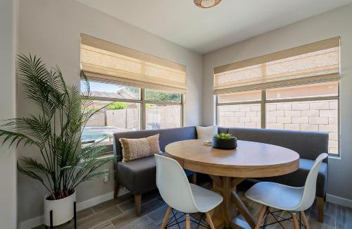 Neely Farms House | Dos Palmas - Gilbert Poolside Retreat