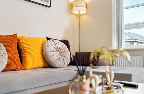 Erdington Apartment | Dote Haven Stylish 2 Bed Apartment with Free parking