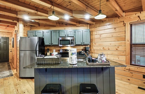 White Oak Lodge Cabin | Dottie's Place by Beyond Expectations