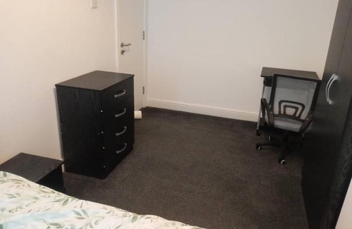 Burnley House | Double-bed (G4) close to Burnley city centre