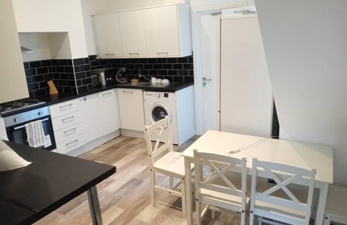 Burnley House | Double-bed (G4) close to Burnley city centre