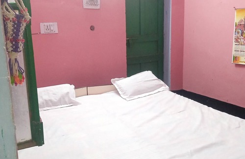 Faizabad House | Double bed Room 1